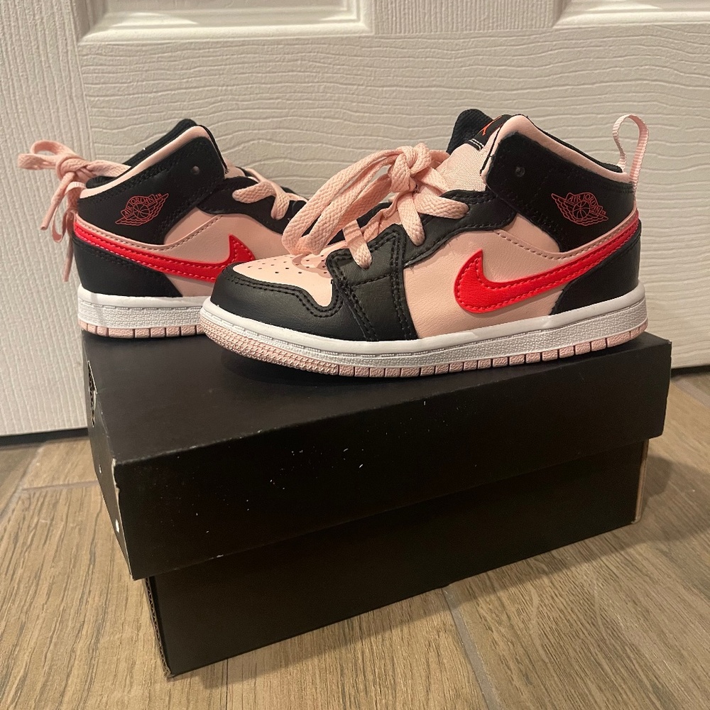 Toddler Girls’ Jordan 1 Mid